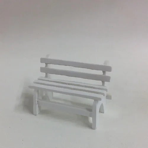 ספסל לבן